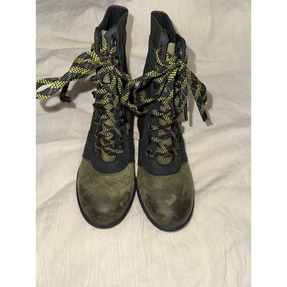 Sorel Women's Lexie Wedge‎ boot green  black and camouflage women's size 5